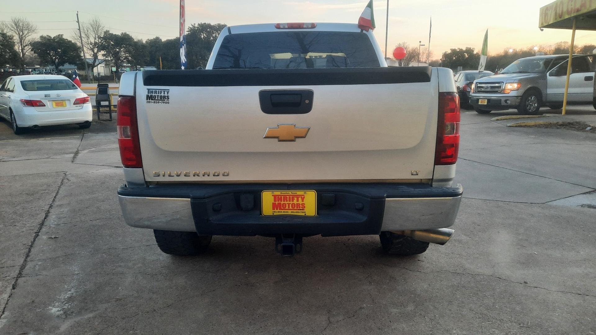 2013 Chevrolet Silverado 1500 (3GCPCSE05DG) , located at 16710 Clay Rd., Houston, TX, 77084, (281) 859-7900, 29.834864, -95.656166 - Photo#3